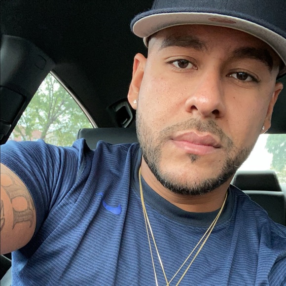 Meet your Posher, Moises - Picture 1 of 2